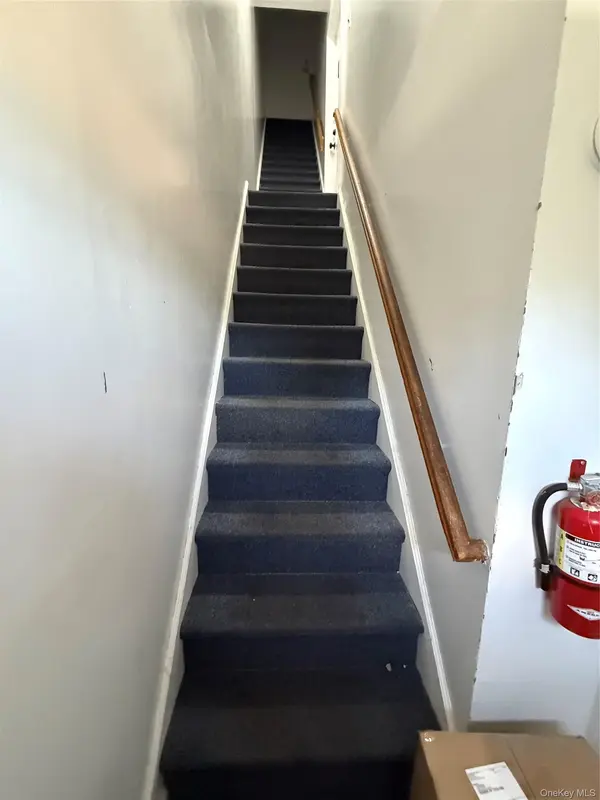 85 Halley ST #3 (top), Yonkers, NY 10704