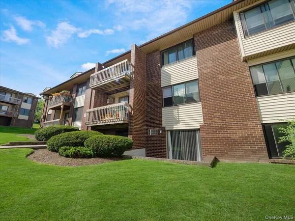 202 Country Club LN, Pomona, NY 10970