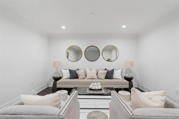133 Spring RD #1, Huntington, NY 11743