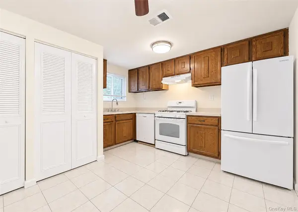 145 Cambridge DR, Port Jefferson, NY 11776