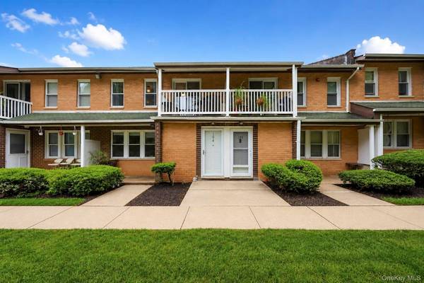 194 Artist Lake DR #194, Middle Island, NY 11953