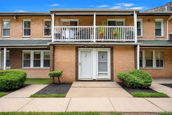 194 Artist Lake DR #194, Middle Island, NY 11953
