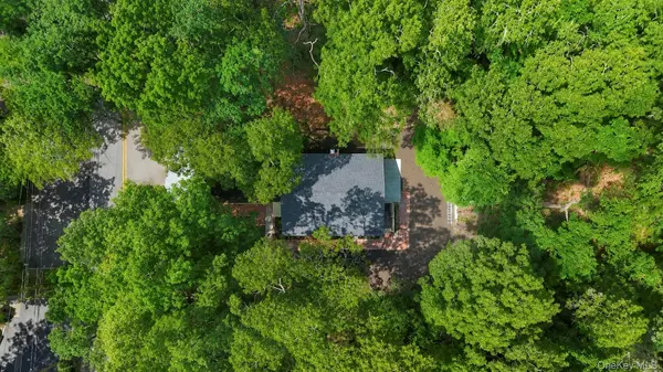 234 Lakeside TRL, Ridge, NY 11961