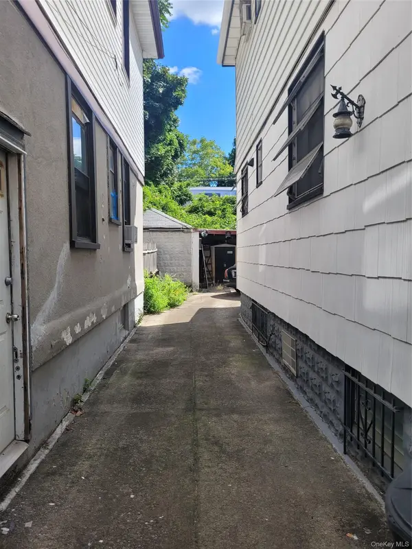 2205 E 15th ST, Brooklyn, NY 11229