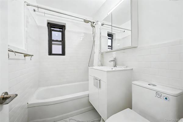 3170 138th ST #5F, Flushing, NY 11354