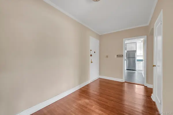 2 Townhouse PL #3N, Great Neck, NY 11021