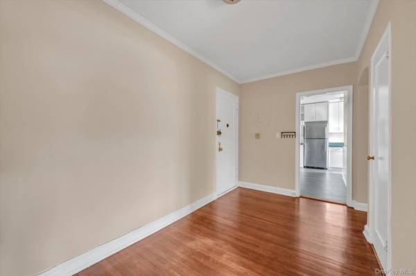 2 Townhouse PL #3N, Great Neck, NY 11021