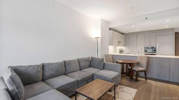 133-36 37th AVE #5E, Flushing, NY 11354