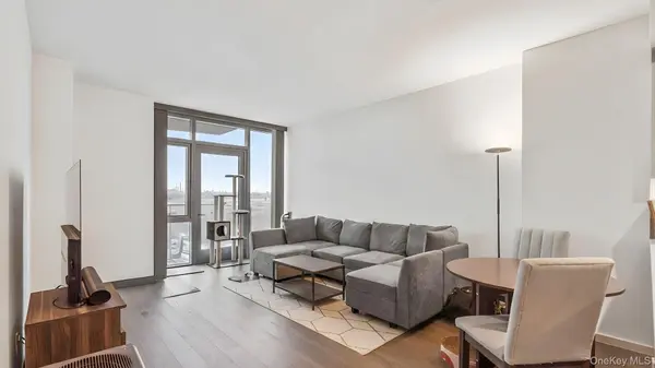 133-36 37th AVE #5E, Flushing, NY 11354