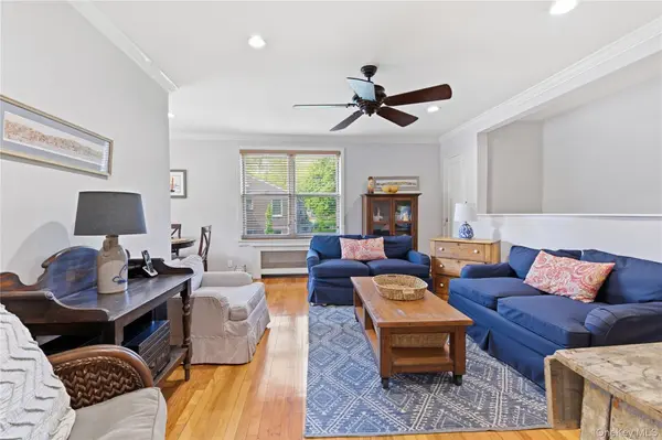 83 Edwards ST #2A, Roslyn Heights, NY 11577