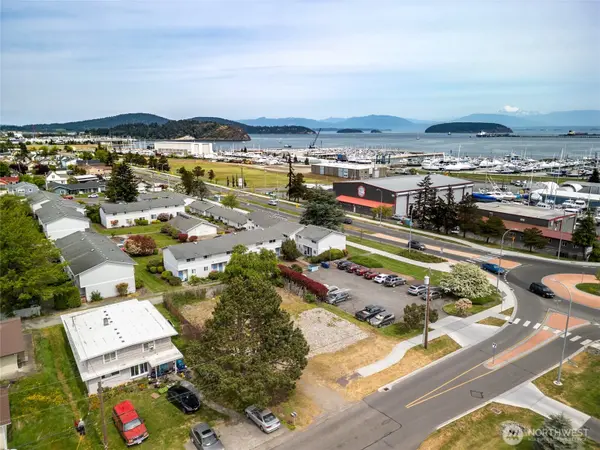 810 30th ST, Anacortes, WA 98221
