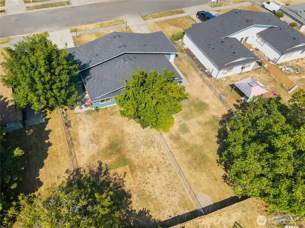 1314 12th AVE NW, Puyallup, WA 98371