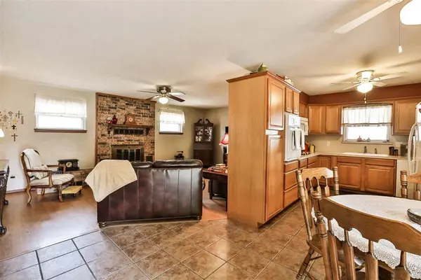 5716 NW 65th ST, Warr Acres, OK 73132