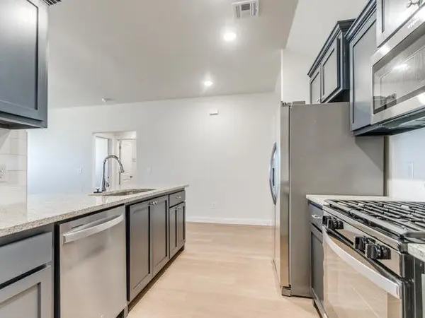 1619 Highland LOOP, Guthrie, OK 73044