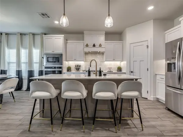 101 Carlow WAY, Yukon, OK 73099