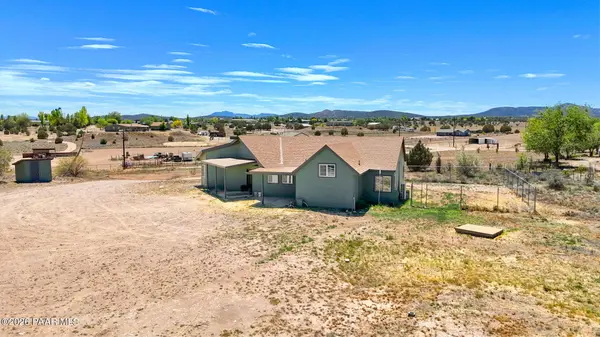 780 W Willow Wind TRL, Paulden, AZ 86334