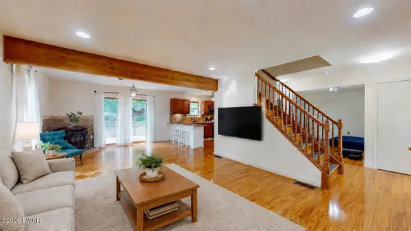 135 Blueberry DR, Milford, PA 18337