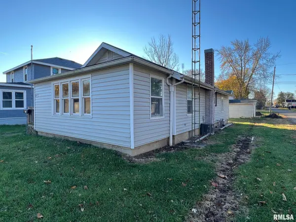617 Short 8th ST, Lincoln, IL 62656