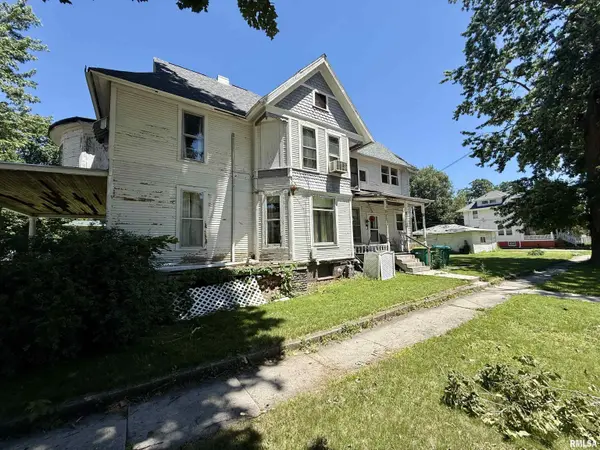915 N BROAD ST, Galesburg, IL 61401