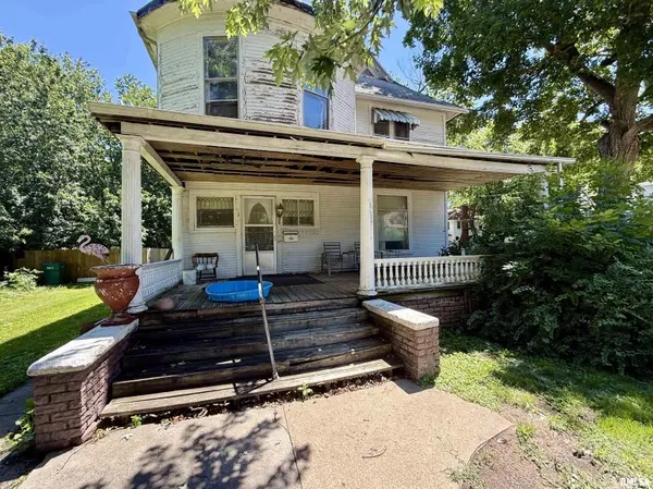 915 N BROAD ST, Galesburg, IL 61401