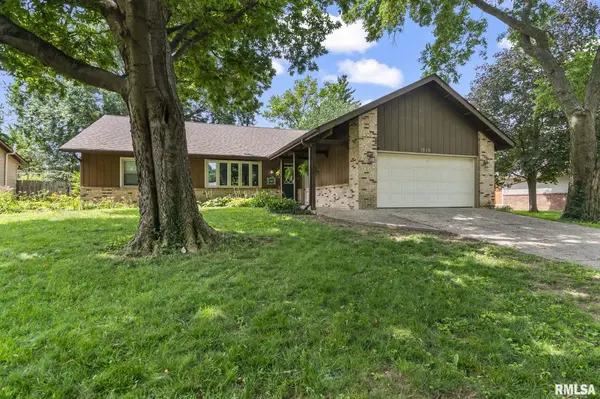 2828 CROWN PT, Springfield, IL 62704-0000