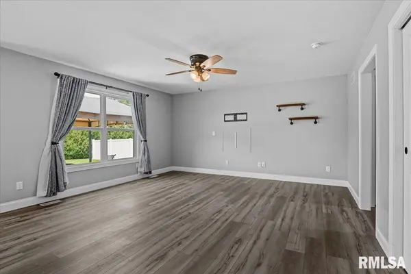315 N BRECKENRIDGE RD, Chatham, IL 62629