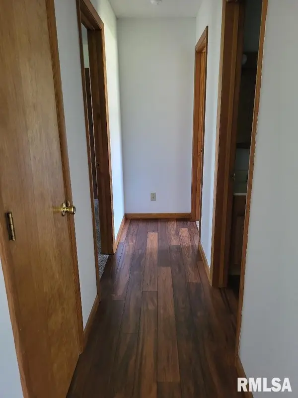 98 Givens ST, Abingdon, IL 61410