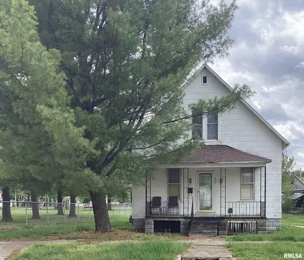 620 E WALNUT ST, Canton, IL 61520