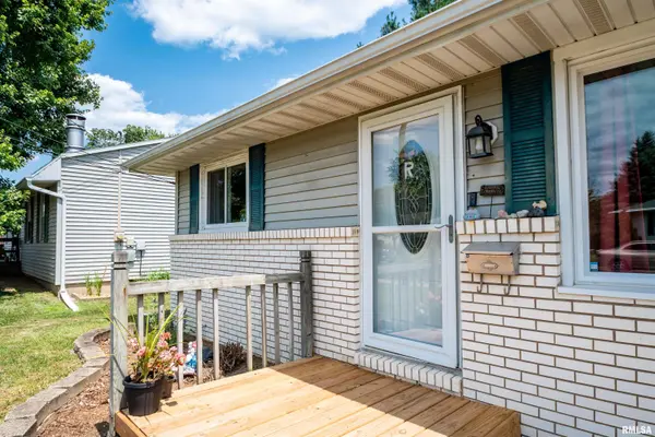 210 CYPRESS ST, Pekin, IL 61554