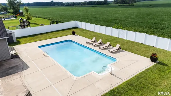 1013 Haymeadow LN, Metamora, IL 61548