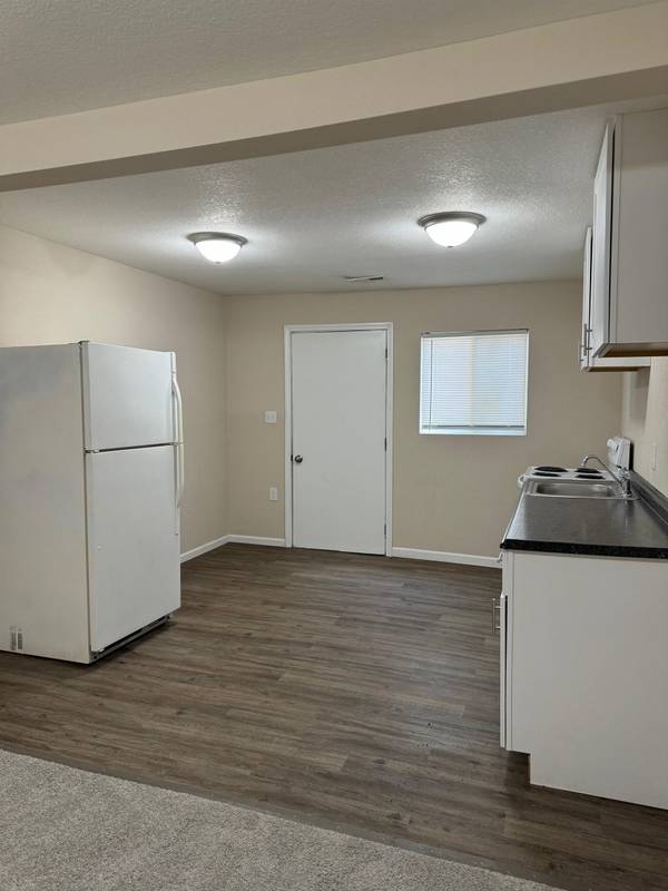 2673 S Holyoke St, Wichita, KS 67210