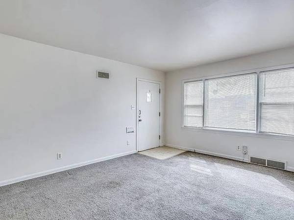 6142 E Harry St, Wichita, KS 67218