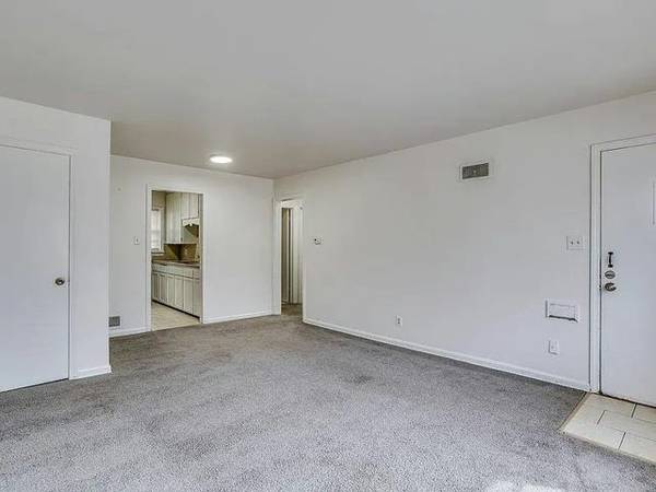 6142 E Harry St, Wichita, KS 67218