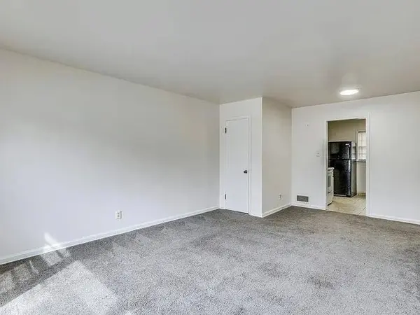 6142 E Harry St, Wichita, KS 67218