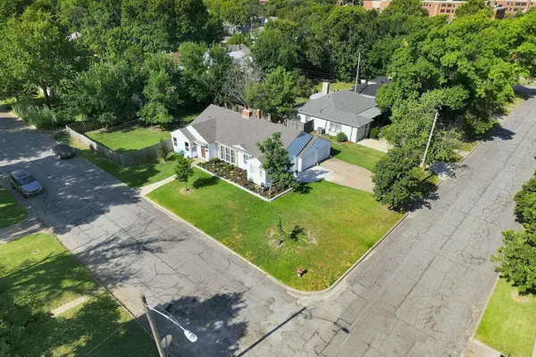 353 N Pinecrest Ave, Wichita, KS 67208