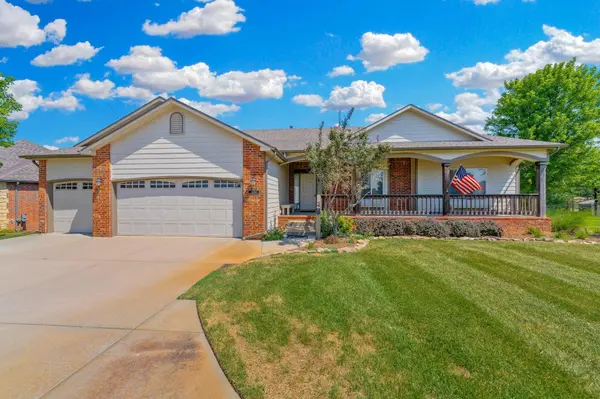 14302 E Twinlake Dr, Wichita, KS 67230