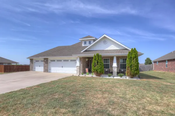 2764 Annelise LN, Joplin, MO 64804
