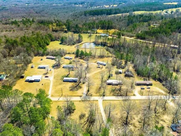 1442 Bobcat LN, Woodruff, SC 29388