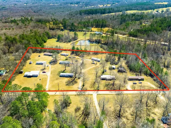 1442 Bobcat LN, Woodruff, SC 29388