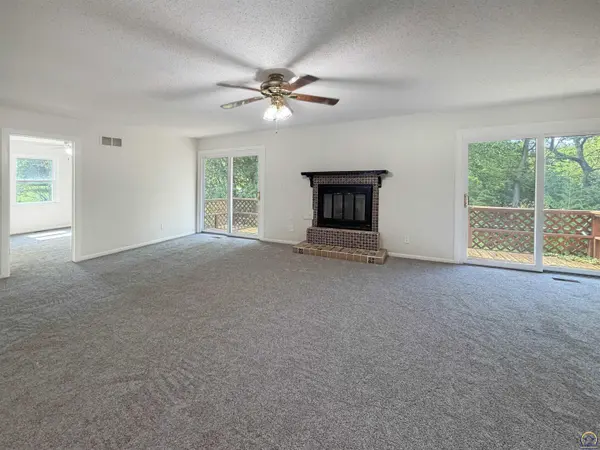 400 SE 38th ST, Topeka, KS 66609