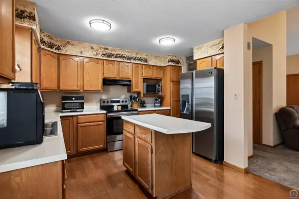 5625 SW 35th TER, Topeka, KS 66614