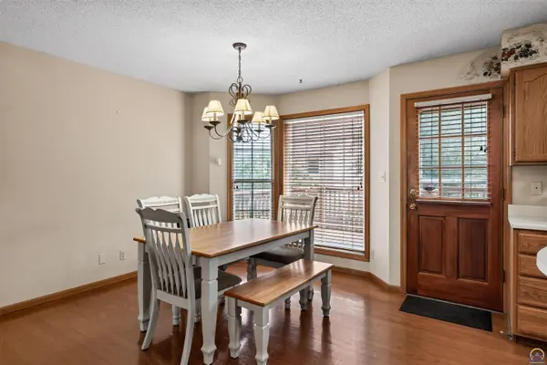 5625 SW 35th TER, Topeka, KS 66614