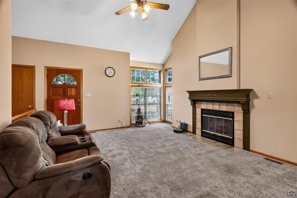 5625 SW 35th TER, Topeka, KS 66614