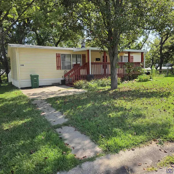 118 SE Willow Way, Topeka, KS 66609