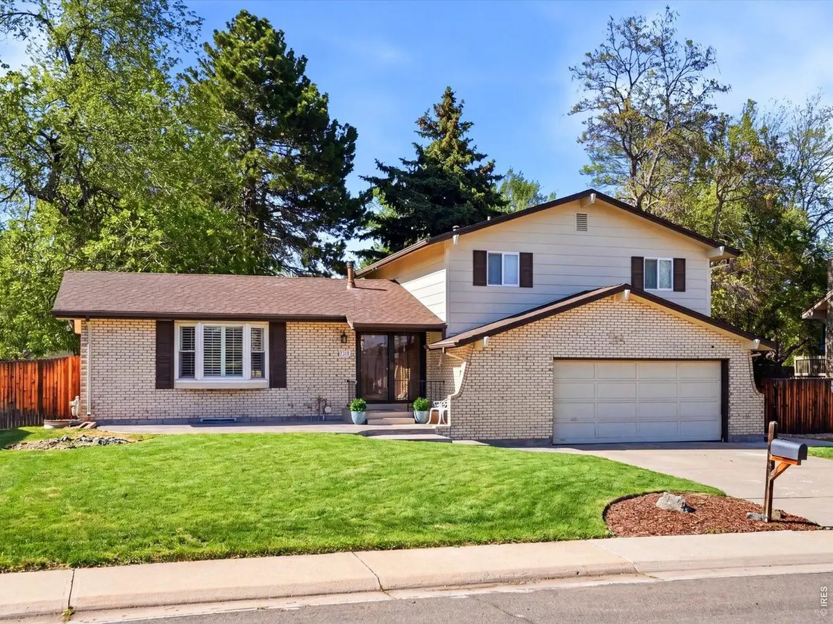 8923 W Warren, Lakewood, CO 80227