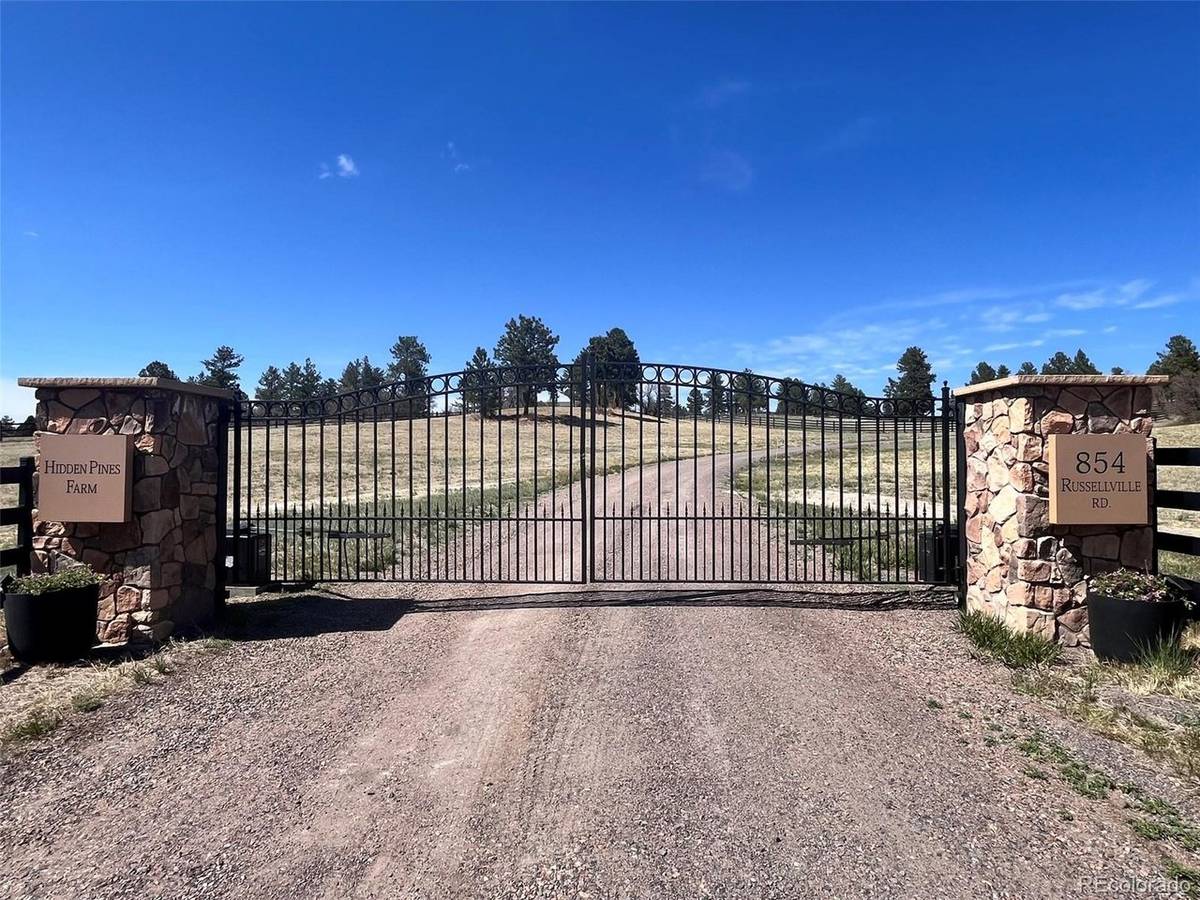 854 N Russellville, Franktown, CO 80116