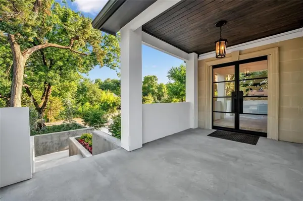 419 W Colorado Boulevard, Dallas, TX 75208