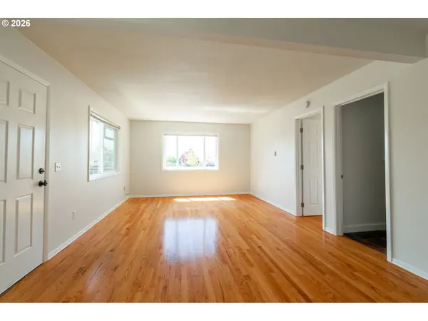 2404 E 13TH ST, Vancouver, WA 98661