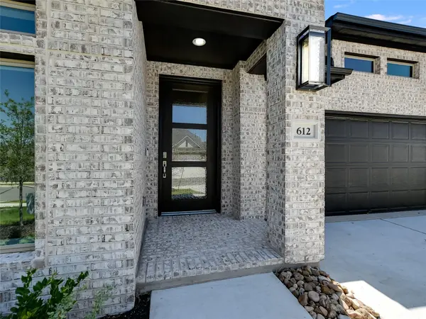 612 JEFFERSON DR, Kyle, TX 78640