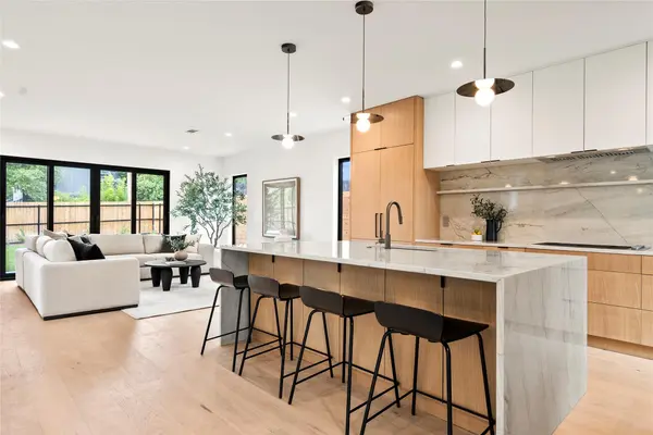 1005 W Johanna ST, Austin, TX 78704